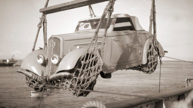 Chargement voiture Peugeot sur bateau / cargo
Années 1930
Reproduction / retirage de photo ancienne d'après négatif

https://www.ebay.fr/itm/311544629754

#photoancienne #photographieancienne #vintagepicture #vintagephotography #negativephoto #reprint #france #antiquepicture 
#polypictures #tiragephoto #frenchphotography #vintage #déco #bateau #decoration #negatif #voiture #peugeot #voiturepeugeot #oldcars #frencholdcar #voitureanciennefrançaise #voitureancienne #1930s #30s #années1930