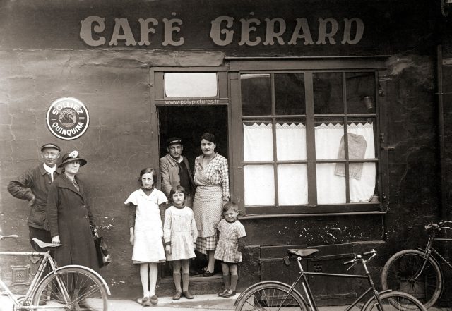 Ancien Commerce / Ancienne boutique
Café Gérard - An. 1920
retirage d'après photo ancienne

https://www.ebay.fr/itm/313785680964?hash=item490f158444:g:JXIAAOSwZK9hsTHg

#photoancienne #photographieancienne #vintagepicture #vintagephotography #reprint #france #antiquepicture
#polypictures #tiragephoto #frenchphotography #vintage #déco #decoration #negatif #1920s #20s #1920sfashion #anciencommerce
#anciennedevanture #boutiqueancienne 
#oldshop #shop #cafe #brasserie #bistro
#cafegerard #cafefrancais #frenchshop #velo