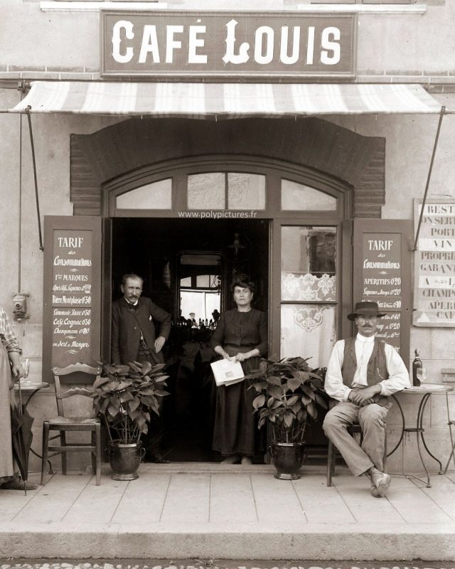 Ancien Commerce / Ancienne boutique
Café Louis- An. 1920
retirage d'après négatif photo sur plaque de verre

https://www.ebay.fr/itm/401069089288

#photoancienne #photographieancienne #vintagepicture #vintagephotography #reprint #france #antiquepicture
#polypictures #tiragephoto #frenchphotography #vintage #déco #decoration #negatif #1920s #20s #1920sfashion #anciencommerce
#anciennedevanture #boutiqueancienne
#oldshop #shop #cafe #brasserie #bistro
#cafelouis #cafefrancais #frenchshop