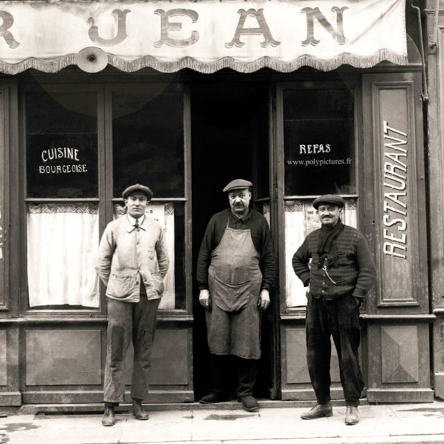 Ancien Commerce / Ancienne boutique
Bar Jean - An. 1920
retirage d'après négatif photo sur plaque de verre

https://www.ebay.fr/itm/311544658323

#photoancienne #photographieancienne #vintagepicture #vintagephotography #reprint #france #antiquepicture
#polypictures #tiragephoto #frenchphotography #vintage #déco #decoration #negatif #1920s #20s #1920sfashion #anciencommerce
#anciennedevanture #boutiqueancienne #bar #barrestaurant #barjean #cafebar