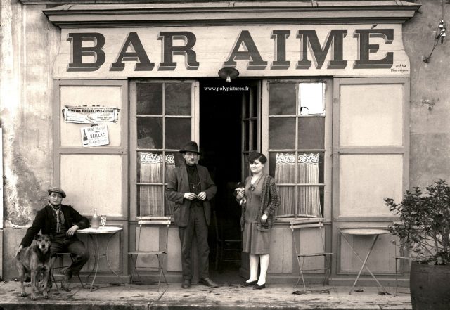 Ancien Commerce / Ancienne boutique
Café Bar Aimé

https://www.ebay.fr/itm/311544658284

#photoancienne #photographieancienne #vintagepicture #vintagephotography #france #antiquepicture
#polypictures #tiragephoto #frenchphotography #vintage #decorationinterieure #architectureinterieure #inspirationdeco #retro #negatif #1920s #20s #1920sfashion #vintagefashion #streetphotography #anciencommerce
#anciennedevanture #boutiqueancienne
#baraime #toulouse #chien #photodechien  #dogphotography